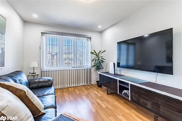 Additional image 32 of 450 Oaktree Cir