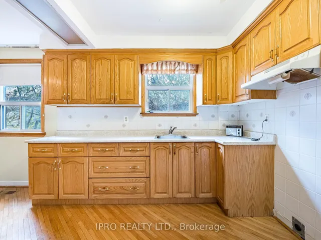 Additional image 22 of 43 Heman St