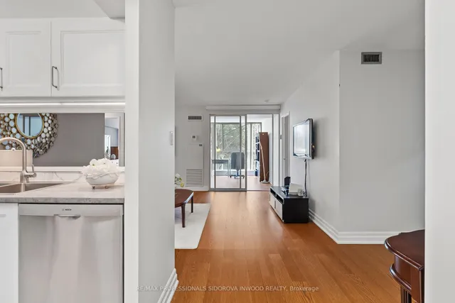 Additional image 17 of 20 Southport St Unit 321