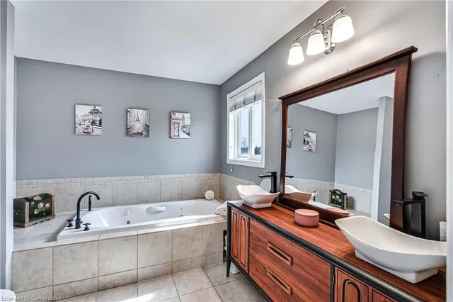 Additional image 19 of 27 Surrey Dr