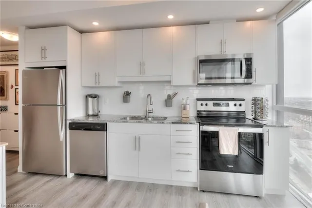 Additional image 10 of 60 Charles St Unit 2608