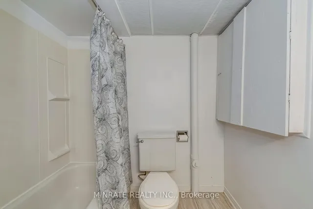 Additional image 20 of 1548 Newlands Cres Unit 14