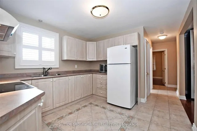 Additional image 26 of 555 Royal York Rd