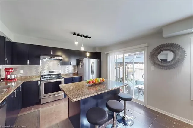 Additional image 12 of 125 Vanhorne Close