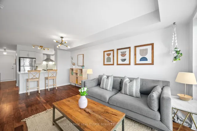 Additional image 11 of 61 Heintzman St Unit 812