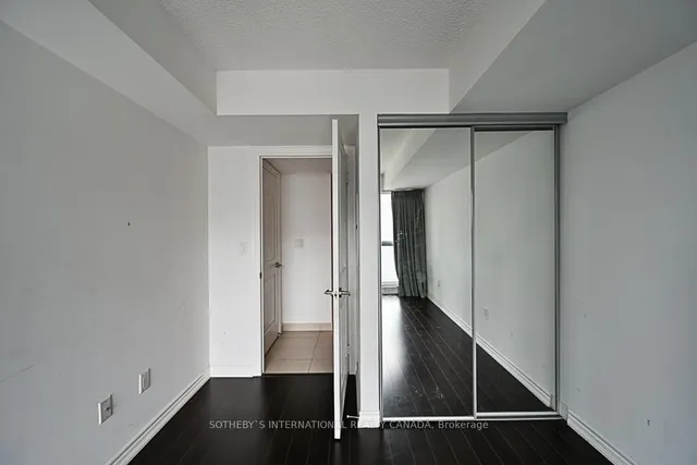Additional image 32 of 386 Yonge St Unit 1021