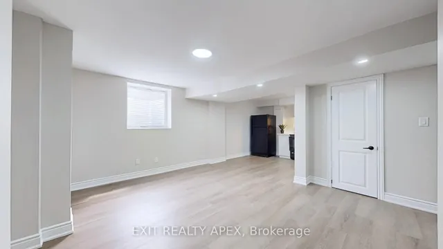 Additional image 39 of 77 Commodore Dr