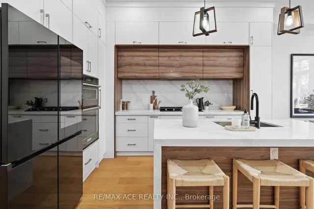 Additional image 15 of 28 August Ave