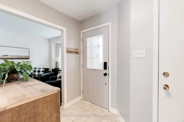 Additional image 2 of 2408 Paula Crt