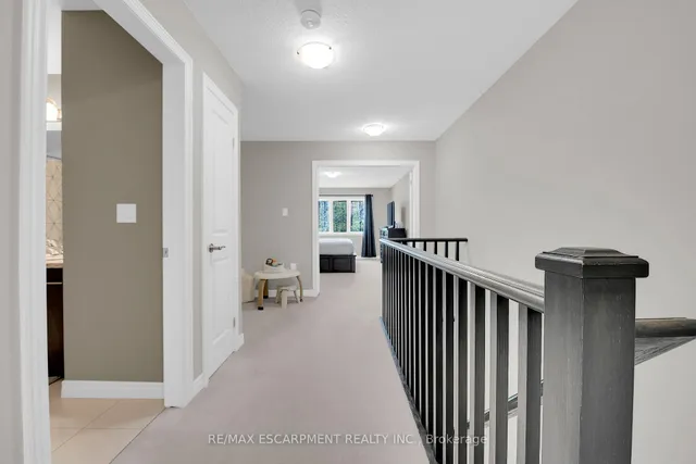 Additional image 32 of 137 Kinsman Dr