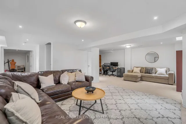 Additional image 45 of 1036 Hemstreet Cres