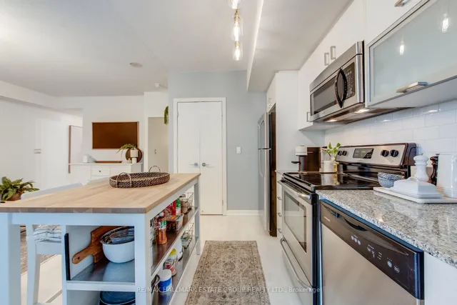 Additional image 10 of 59 East Liberty St Unit 401