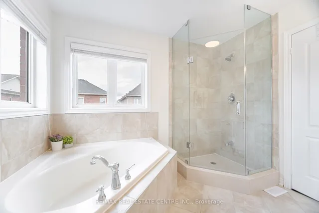 Additional image 26 of 36 Callalily Rd