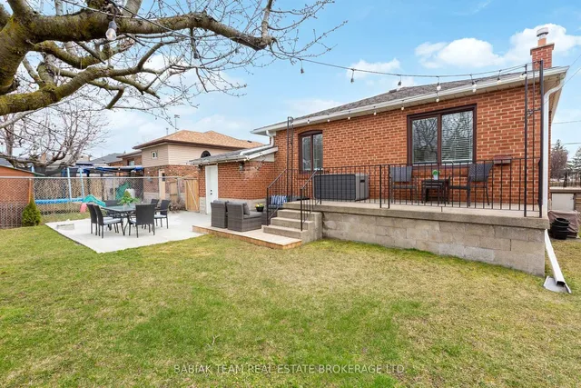 Additional image 32 of 62 Burr Ave