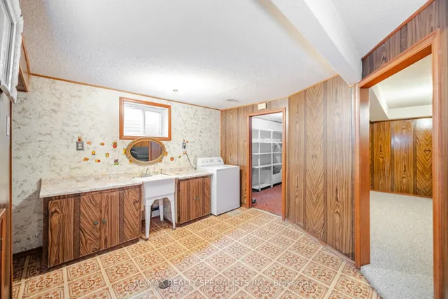 Additional image 19 of 523 Silver Creek Blvd