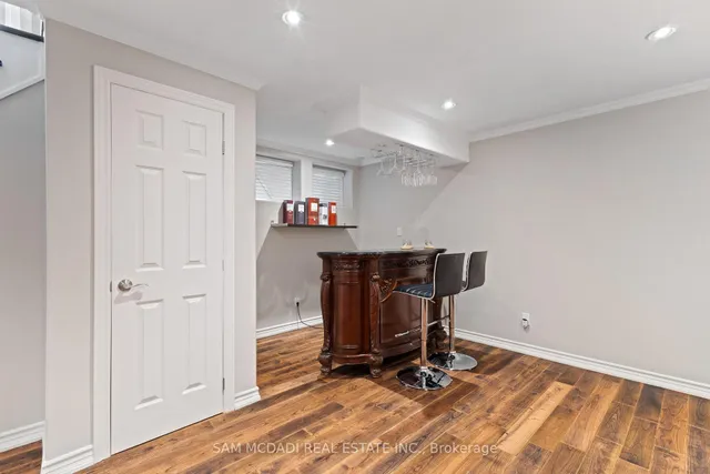 Additional image 37 of 7174 Upton Cres