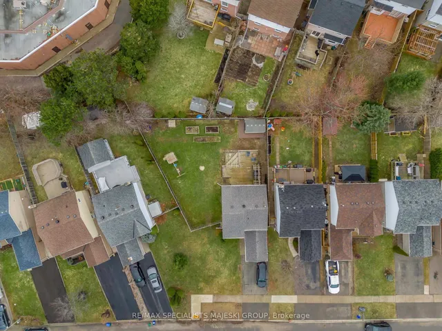 Additional image 3 of 2377 Cotswold Cres