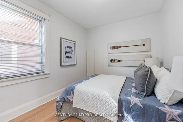 Additional image 20 of 1943 Dufferin St