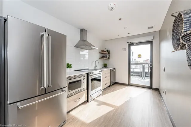 Additional image 39 of 60 Charles Street West Unit 1104