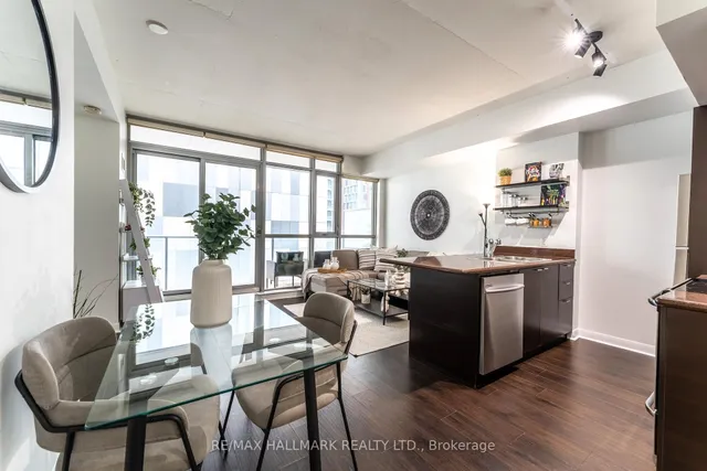 Additional image 6 of 375 King St Unit 1406