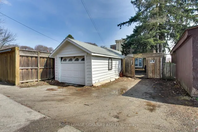 Additional image 24 of 4 Bryant Ave