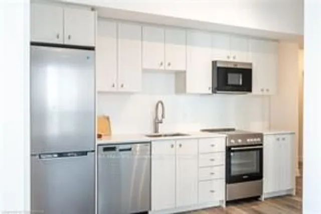 Additional image 8 of 15 Wellington St Unit 1102