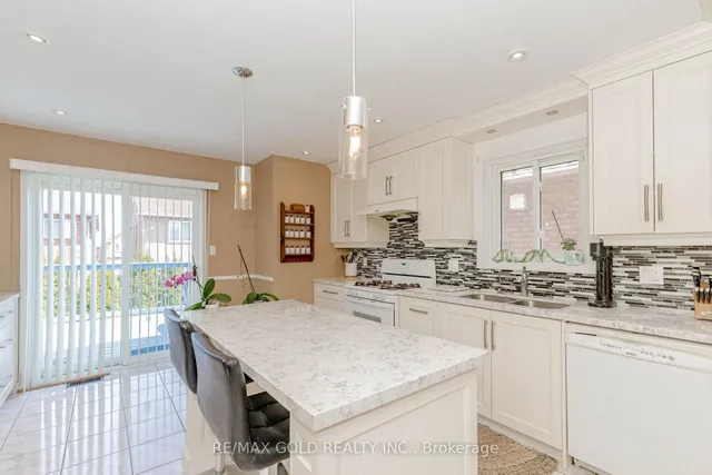 Additional image 16 of 243 Cresthaven Rd