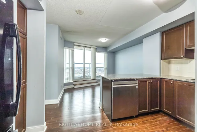 Additional image 12 of 125 Village Green Sq Unit 3703