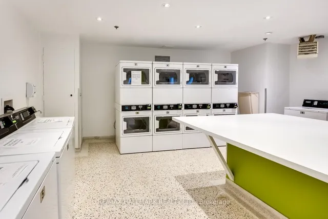 Additional image 31 of 40 Homewood Ave Unit 1103