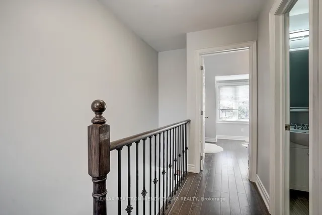 Additional image 30 of 245 Montrose Ave