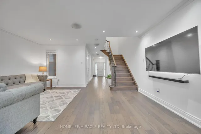 Additional image 10 of 93 Crystal Glen Cres