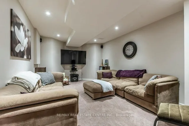 Additional image 32 of 328 Baverstock Cres