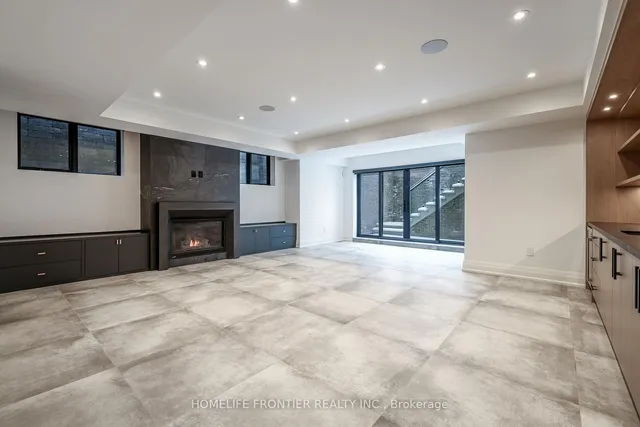 Additional image 34 of 44 Alexandra Blvd