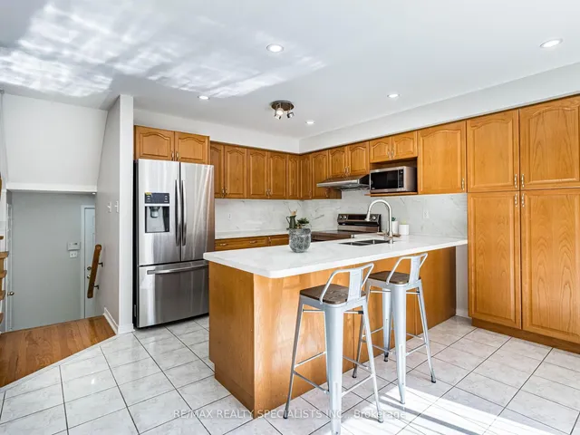 Additional image 16 of 10 Chestermere Cres