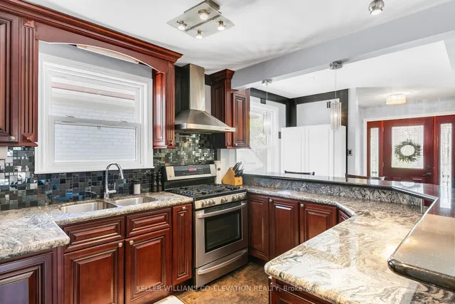 Additional image 16 of 122 Sun Row Dr