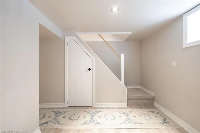 Additional image 23 of 105 Tragina Ave