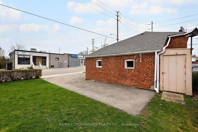 Additional image 32 of 1310 Victoria Park Ave