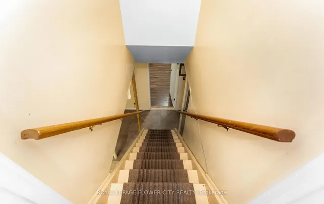 Additional image 23 of 67 Sutherland Ave