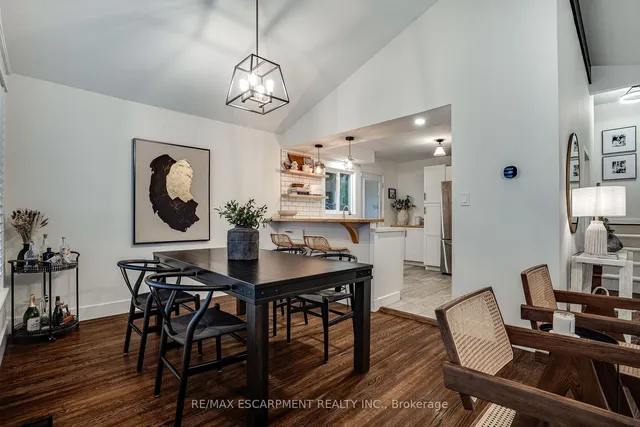 Additional image 17 of 157 LAURIER Ave