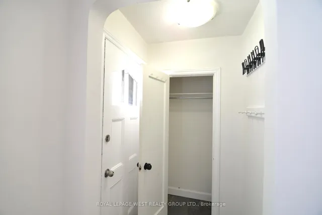 Additional image 40 of 905 Islington Ave