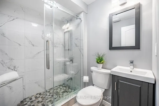 Additional image 32 of 2595 Blackcombe Cres