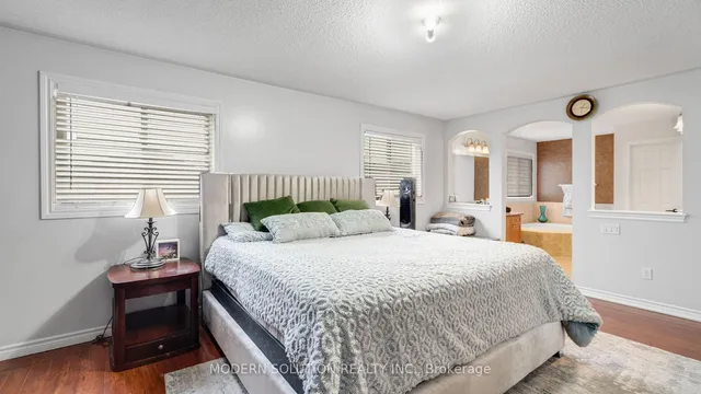 Additional image 33 of 31 Silver Willow Tr