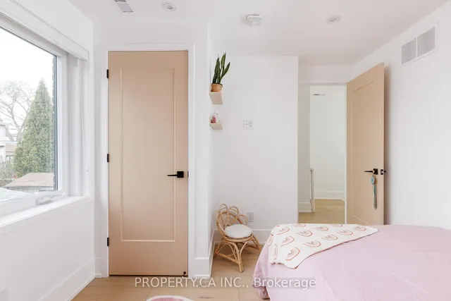 Additional image 19 of 68 Frankdale Ave