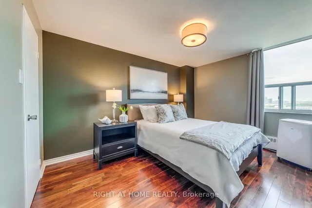 Additional image 18 of 45 Southport St Unit PH11