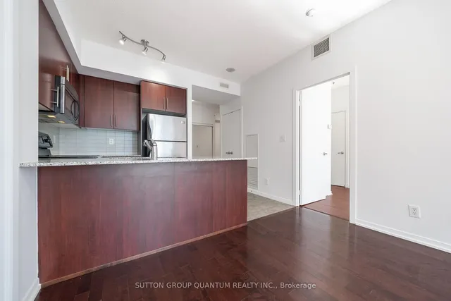 Additional image 5 of 65 Bremner Blvd Unit 2601