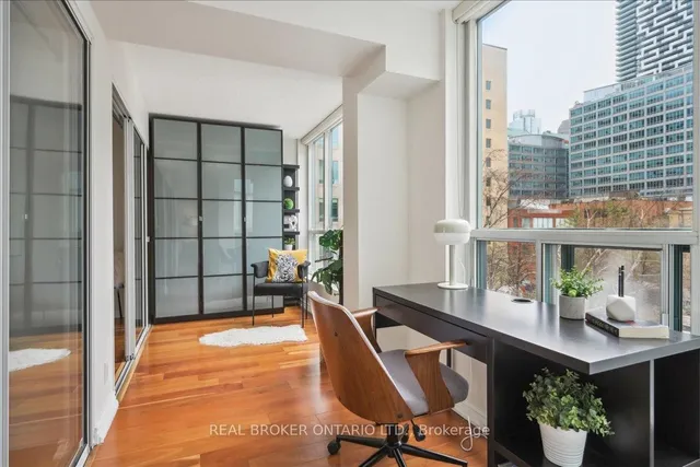 Additional image 34 of 92 King St Unit 508