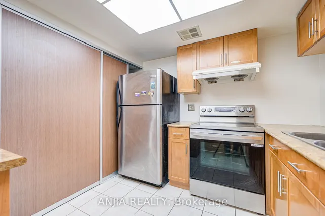 Additional image 13 of 225 Bamburgh Circ Unit 512