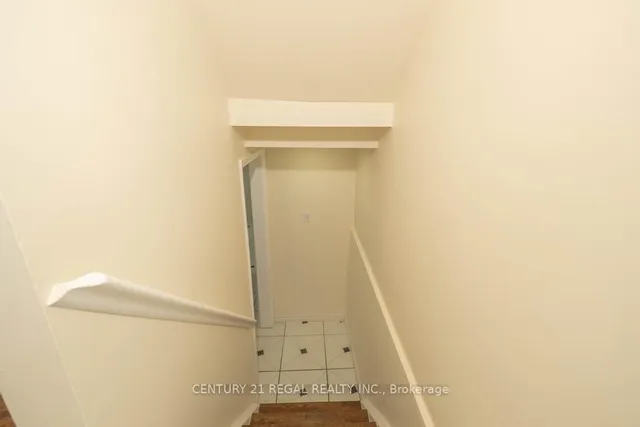 Additional image 34 of 30 Hercules Crt