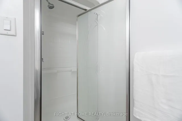 Additional image 10 of 6 Winterfold Dr