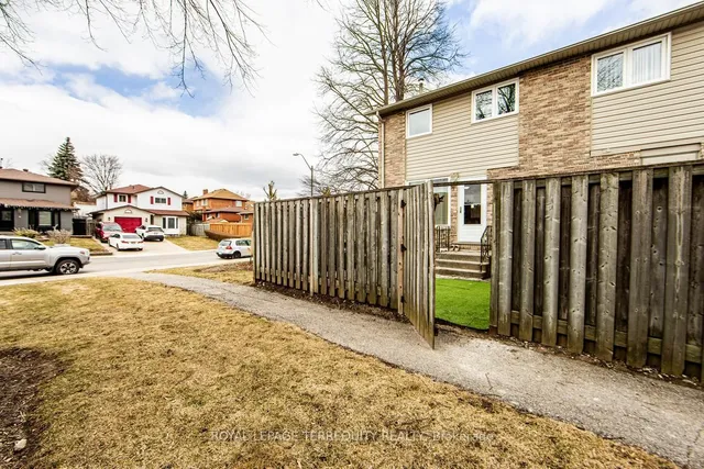 Additional image 36 of 33 Rochelle Ave Unit 51